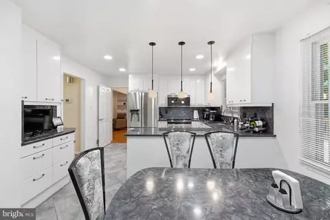 Kitchen - 15221 Redgate Dr, Silver Spring, MD 20905 photo 5 of 6