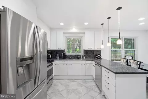 Kitchen - 15221 Redgate Dr, Silver Spring, MD 20905 photo 3 of 6