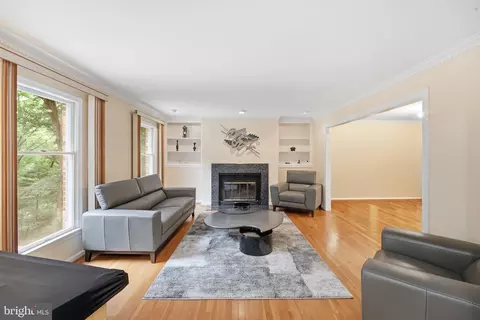 Living - 15221 Redgate Dr, Silver Spring, MD 20905 photo 1 of 4