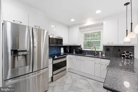 Kitchen - 15221 Redgate Dr, Silver Spring, MD 20905 photo 1 of 6