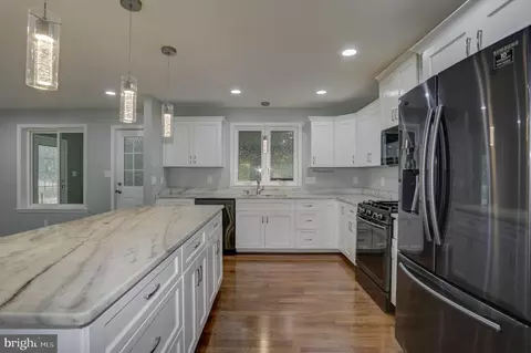 Kitchen - 1007 Venice Dr, Silver Spring, MD 20904 photo 3 of 5