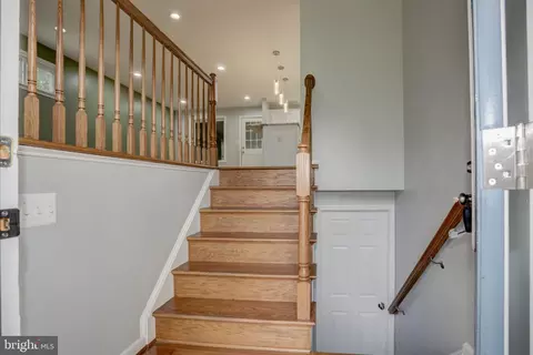 Entry Way - 1007 Venice Dr, Silver Spring, MD 20904 photo 1 of 1
