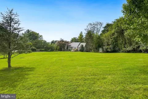 Exterior - 15400 Layhill Rd, Silver Spring, MD 20906 photo 4 of 9