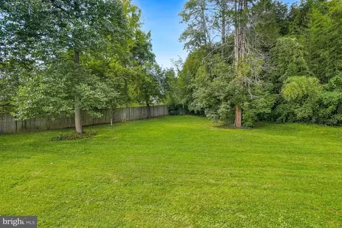 Exterior - 15400 Layhill Rd, Silver Spring, MD 20906 photo 7 of 9