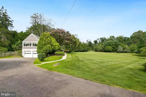Exterior - 15400 Layhill Rd, Silver Spring, MD 20906 photo 2 of 9