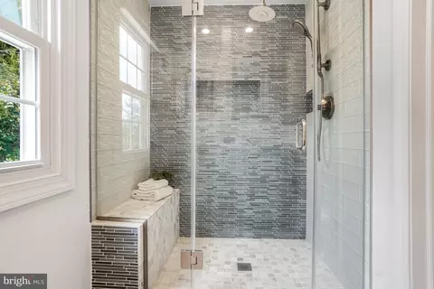 Bath - 15400 Layhill Rd, Silver Spring, MD 20906 photo 4 of 4