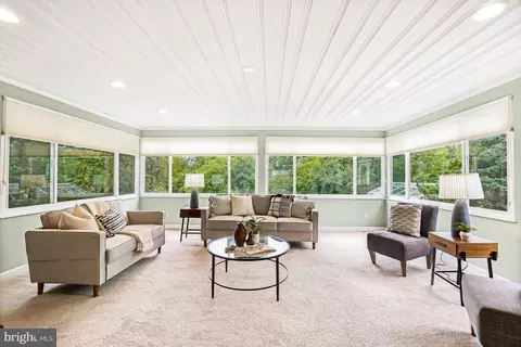 Living - 15400 Layhill Rd, Silver Spring, MD 20906 photo 1 of 3
