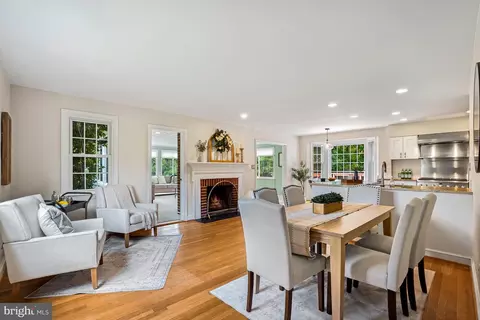 Dining - 15400 Layhill Rd, Silver Spring, MD 20906 photo 3 of 4