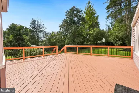 Exterior - 15400 Layhill Rd, Silver Spring, MD 20906 photo 5 of 9