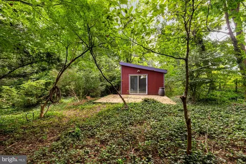 Exterior - 9407 Hale Pl, Silver Spring, MD 20910 photo 14 of 16