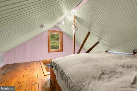 Bedroom - 9407 Hale Pl, Silver Spring, MD 20910 photo 4 of 10