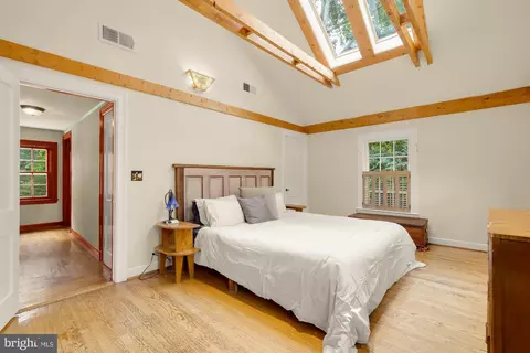 Bedroom - 9407 Hale Pl, Silver Spring, MD 20910 photo 6 of 10