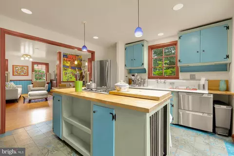 Kitchen - 9407 Hale Pl, Silver Spring, MD 20910 photo 4 of 6