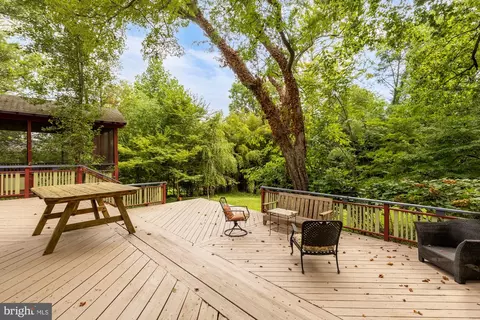 Exterior - 9407 Hale Pl, Silver Spring, MD 20910 photo 5 of 16