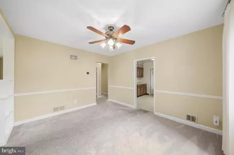 Entry Way - 9504 Saginaw St, Silver Spring, MD 20901 photo 4 of 7