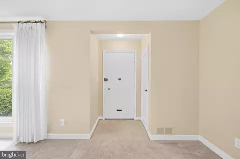 Entry Way - 9504 Saginaw St, Silver Spring, MD 20901 photo 1 of 7