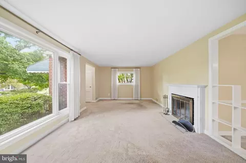 Living - 9504 Saginaw St, Silver Spring, MD 20901 photo 6 of 7