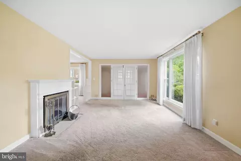 Living - 9504 Saginaw St, Silver Spring, MD 20901 photo 5 of 7