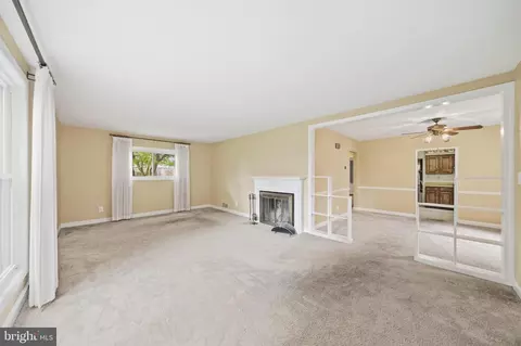 Living - 9504 Saginaw St, Silver Spring, MD 20901 photo 3 of 7