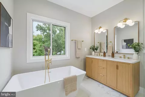 Bath - 1205 Burton St, Silver Spring, MD 20910 photo 4 of 7