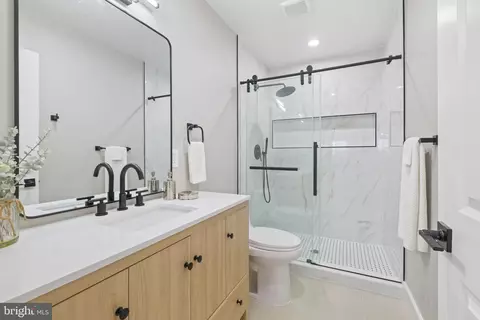 Bath - 1205 Burton St, Silver Spring, MD 20910 photo 1 of 7
