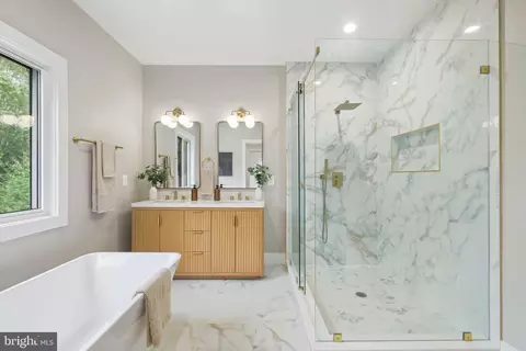 Bath - 1205 Burton St, Silver Spring, MD 20910 photo 3 of 7