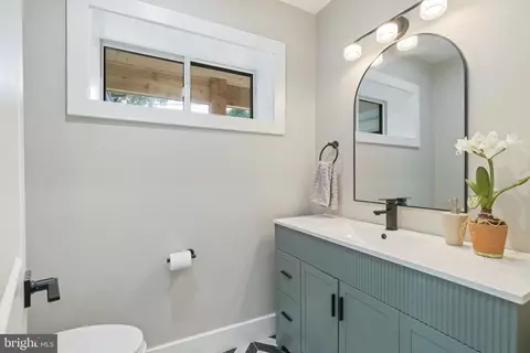 Bath - 1205 Burton St, Silver Spring, MD 20910 photo 2 of 7