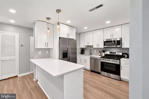 19443 Brassie Pl #301, Montgomery Village, MD 20886
