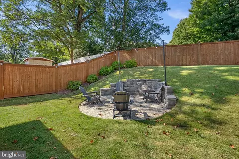 Exterior - 303 Belton Rd, Silver Spring, MD 20901 photo 4 of 5