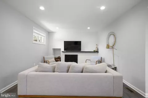 Living - 303 Belton Rd, Silver Spring, MD 20901 photo 1 of 1