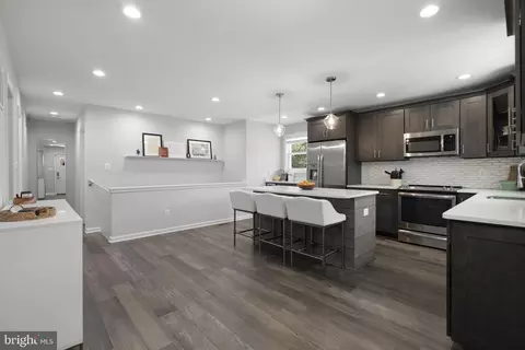 Entry Way - 303 Belton Rd, Silver Spring, MD 20901 photo 2 of 4