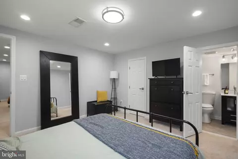Bedroom - 303 Belton Rd, Silver Spring, MD 20901 photo 8 of 8