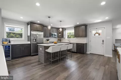 Entry Way - 303 Belton Rd, Silver Spring, MD 20901 photo 4 of 4