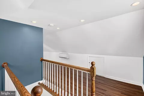 Entry Way - 611 Eldrid Dr, Silver Spring, MD 20904 photo 2 of 4