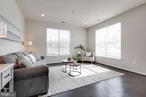 Living - 3825 Doc Berlin Dr #17, Silver Spring, MD 20906 photo 1 of 2