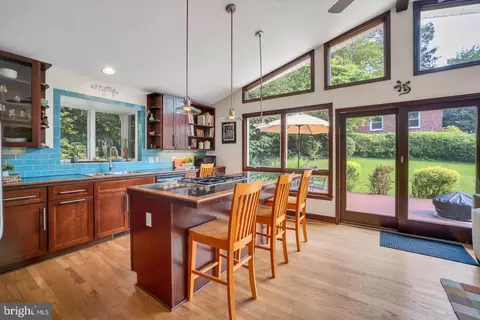 Kitchen - 1004 Dennis Ave, Silver Spring, MD 20901 photo 1 of 3