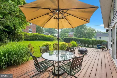Exterior - 1004 Dennis Ave, Silver Spring, MD 20901 photo 4 of 6