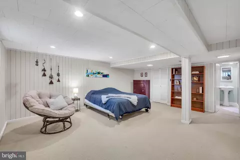 Bedroom - 1004 Dennis Ave, Silver Spring, MD 20901 photo 6 of 8