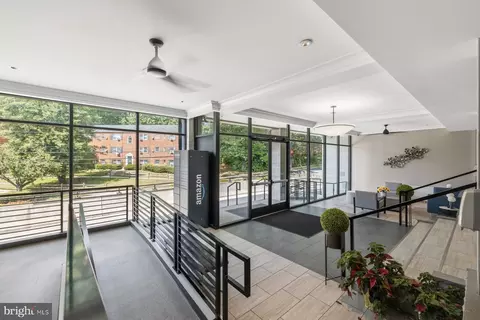 Entry Way - 95 E Wayne Ave #305, Silver Spring, MD 20901 photo 1 of 1