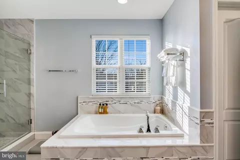 Bath - 14414 Clay Rock Ln, Silver Spring, MD 20906 photo 2 of 2
