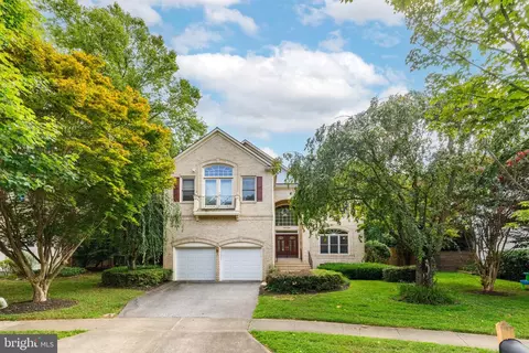 9304 Wildoak Dr, Bethesda, MD 20814
