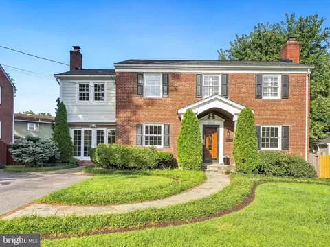 9502 Edgeley Rd, Bethesda, MD 20814