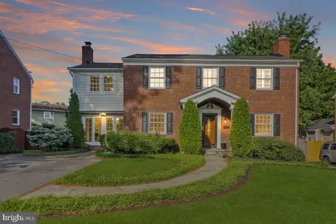 9502 Edgeley Rd, Bethesda, MD 20814
