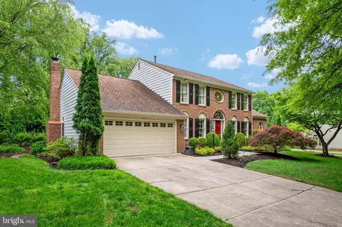 5613 Sugarbush Ln, Rockville, MD 20852