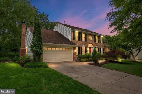 5613 Sugarbush Ln, Rockville, MD 20852