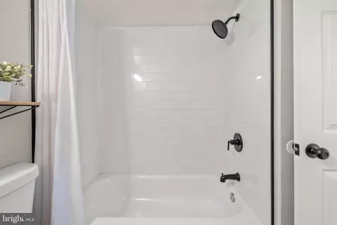 Bath - 2302 Sun Valley Cir #1, Silver Spring, MD 20906 photo 3 of 3