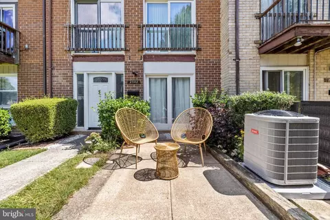 Exterior - 2302 Sun Valley Cir #1, Silver Spring, MD 20906 photo 1 of 1