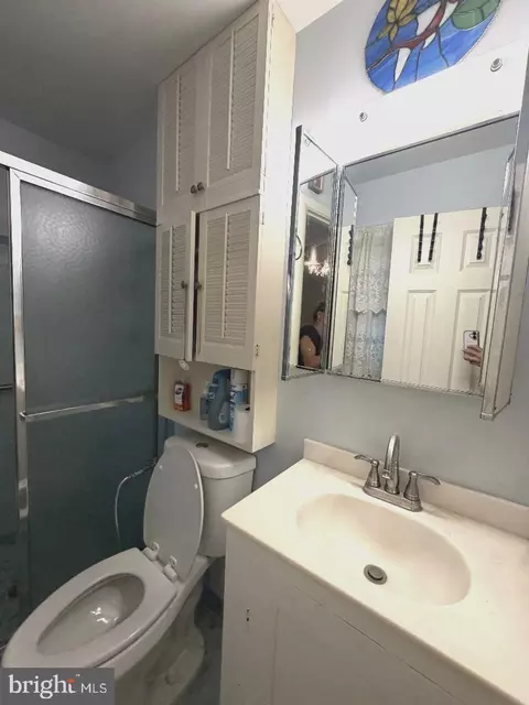 Bath - 13233 Clifton Rd, Silver Spring, MD 20904 photo 1 of 5