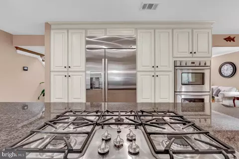 Kitchen - 13505 Montvale Dr, Silver Spring, MD 20904 photo 4 of 6