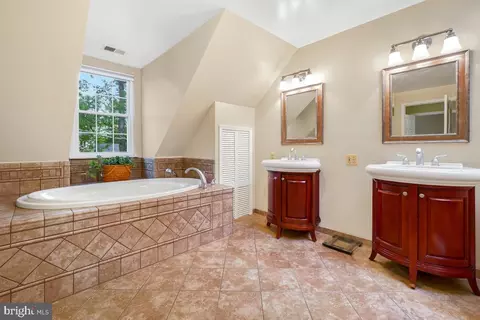Bath - 13505 Montvale Dr, Silver Spring, MD 20904 photo 1 of 4